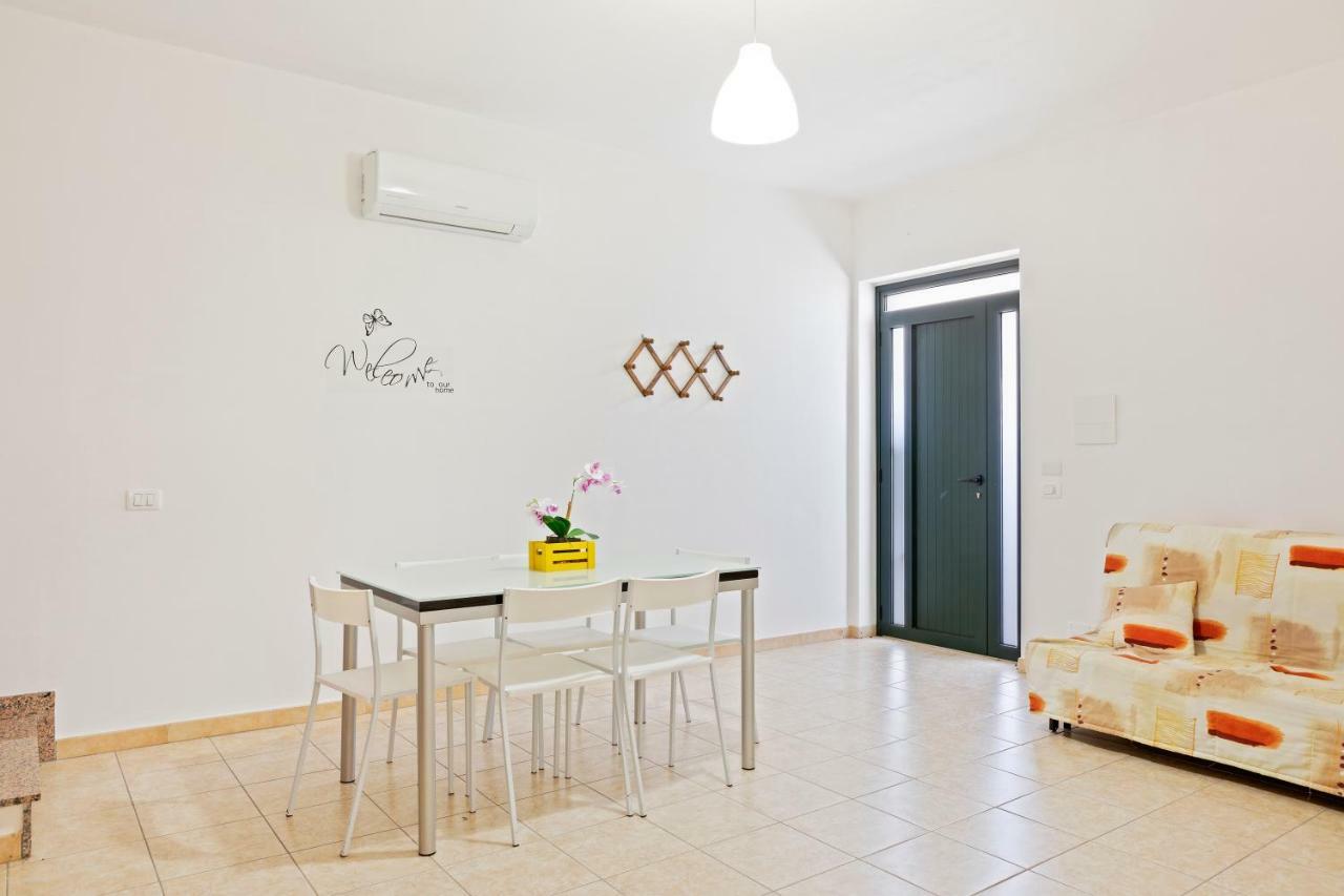 Focallo Seaside Holiday Flat Santa Maria Del Focallo Exterior photo